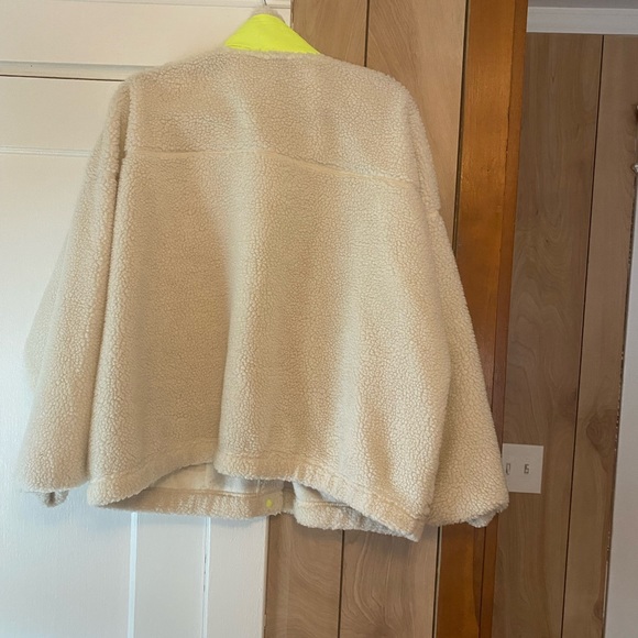 Fleece jacket - Picture 3 of 3